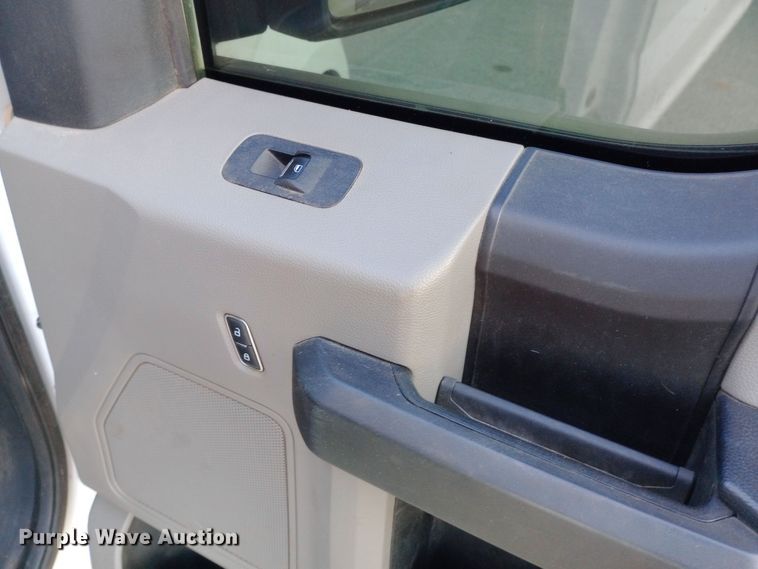 image for item DW0784 2018 Ford F150 SuperCab pickup truck