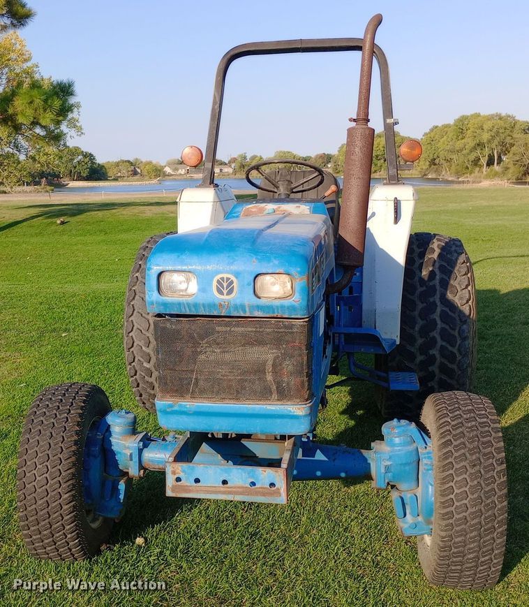 image for item DW0816 1995 Ford New Holland 2120 MFWD tractor