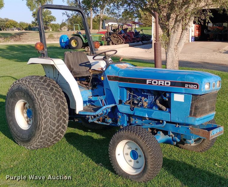image for item DW0816 1995 Ford New Holland 2120 MFWD tractor