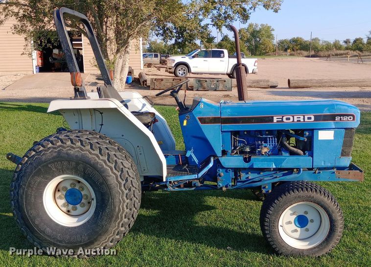 image for item DW0816 1995 Ford New Holland 2120 MFWD tractor