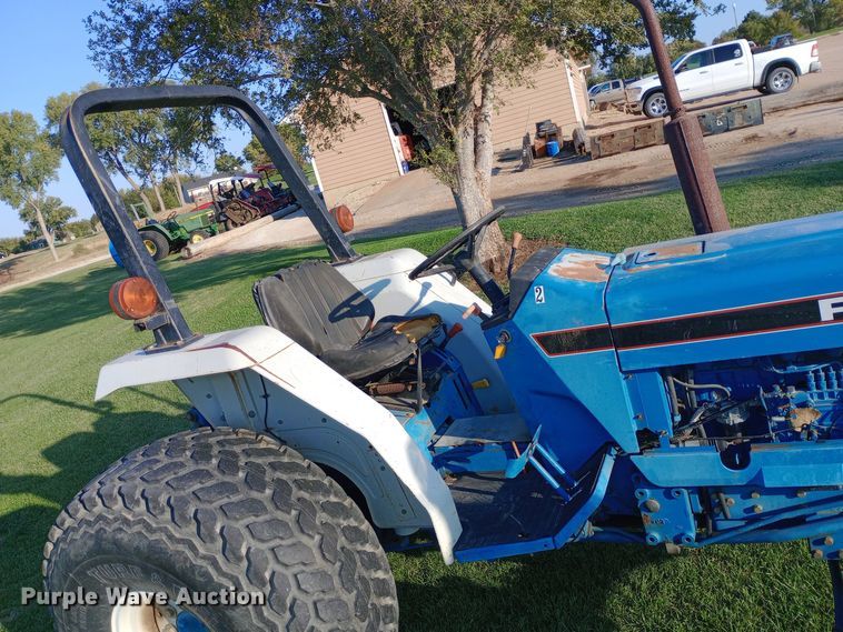 image for item DW0816 1995 Ford New Holland 2120 MFWD tractor