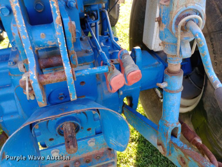 image for item DW0816 1995 Ford New Holland 2120 MFWD tractor