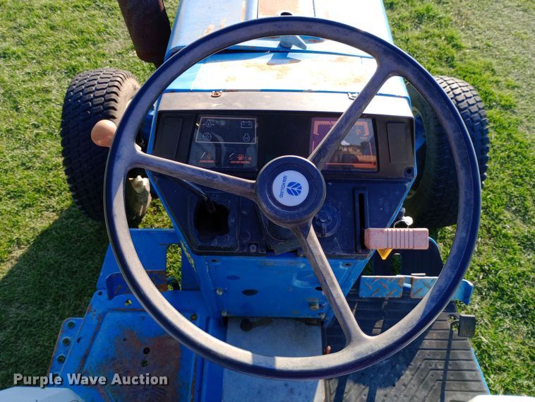 image for item DW0816 1995 Ford New Holland 2120 MFWD tractor