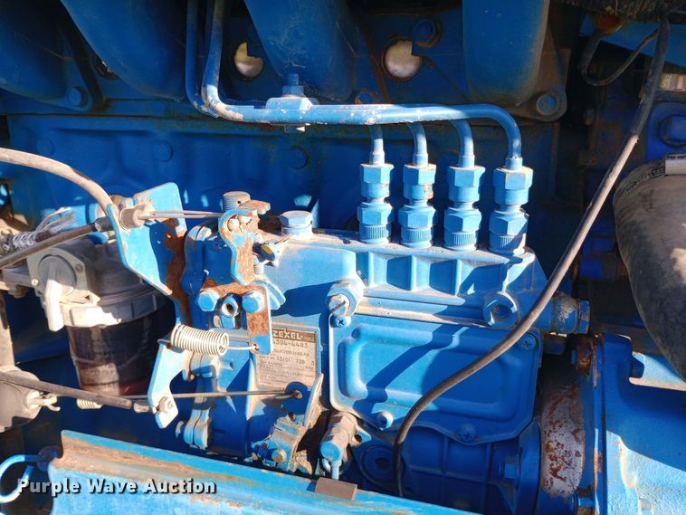 image for item DW0816 1995 Ford New Holland 2120 MFWD tractor