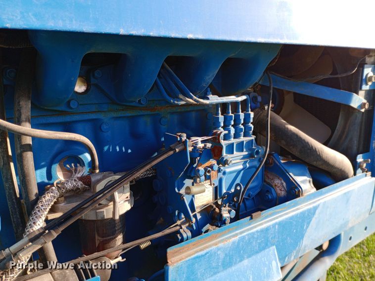 image for item DW0816 1995 Ford New Holland 2120 MFWD tractor