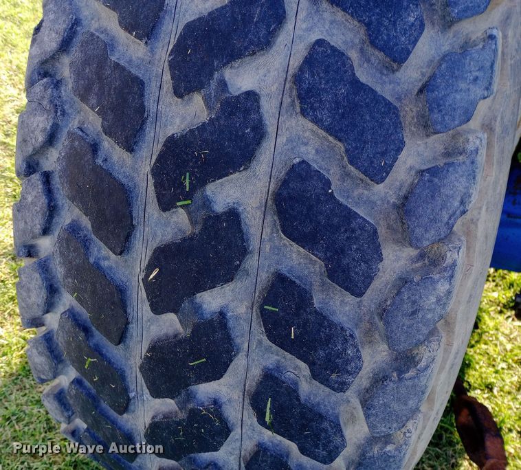 image for item DW0816 1995 Ford New Holland 2120 MFWD tractor