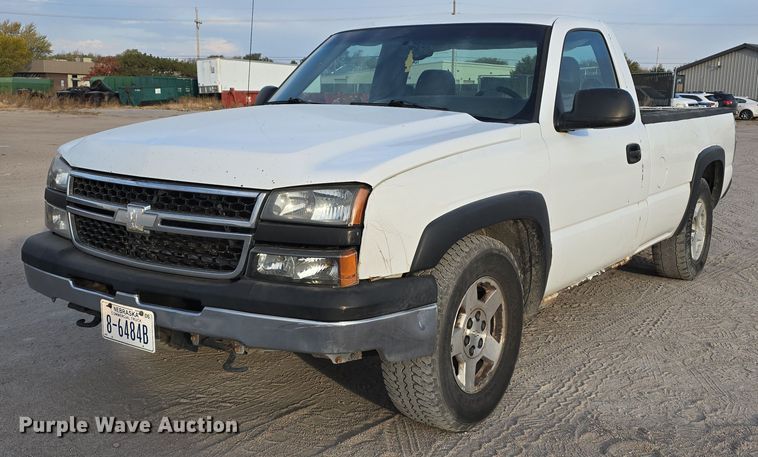 image for item DW3847 2007 Chevrolet Silverado 1500 pickup truck