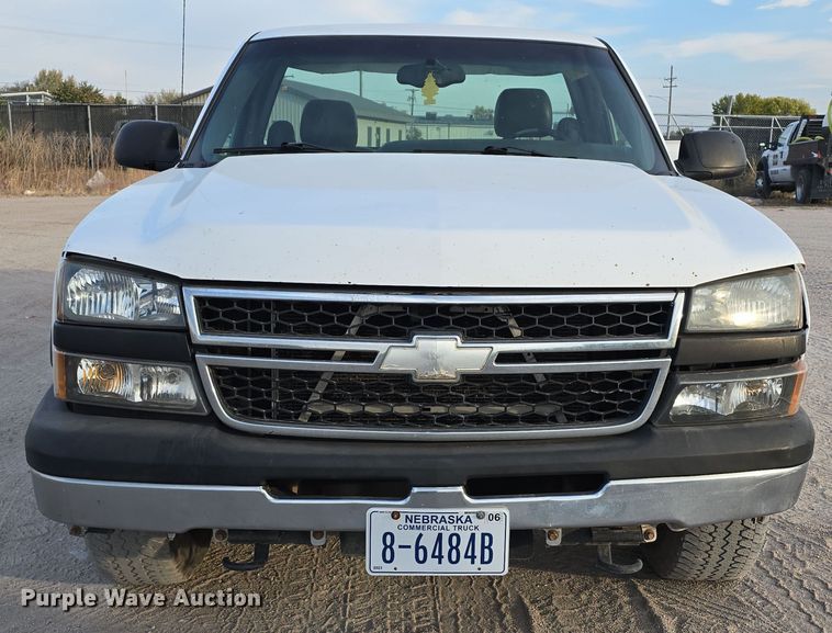 image for item DW3847 2007 Chevrolet Silverado 1500 pickup truck