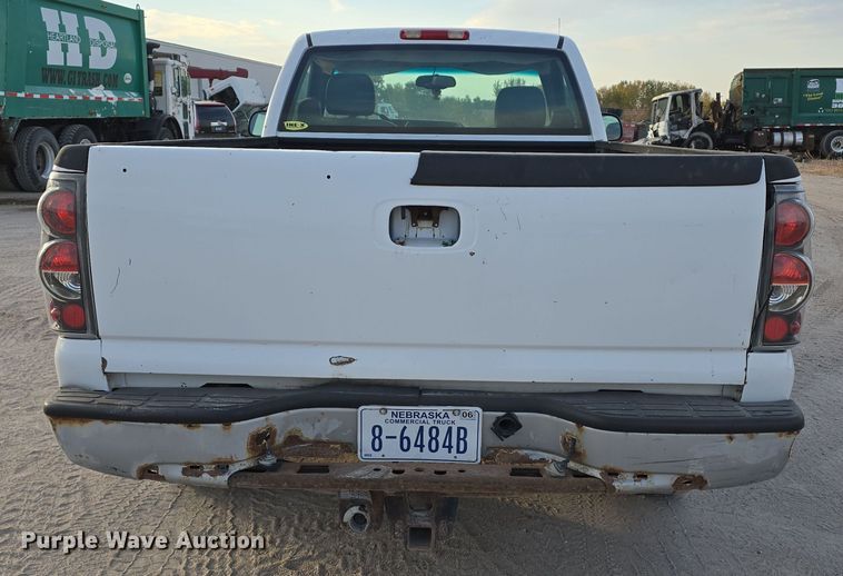 image for item DW3847 2007 Chevrolet Silverado 1500 pickup truck