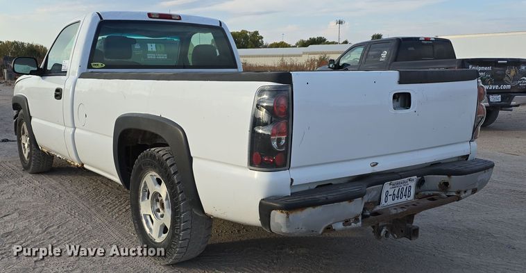 image for item DW3847 2007 Chevrolet Silverado 1500 pickup truck