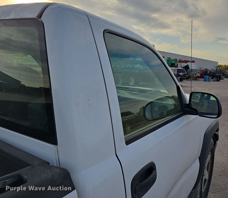 image for item DW3847 2007 Chevrolet Silverado 1500 pickup truck