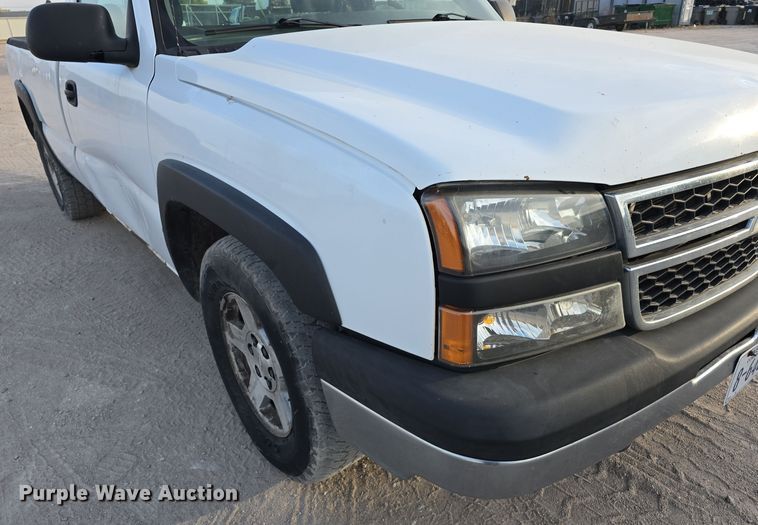 image for item DW3847 2007 Chevrolet Silverado 1500 pickup truck