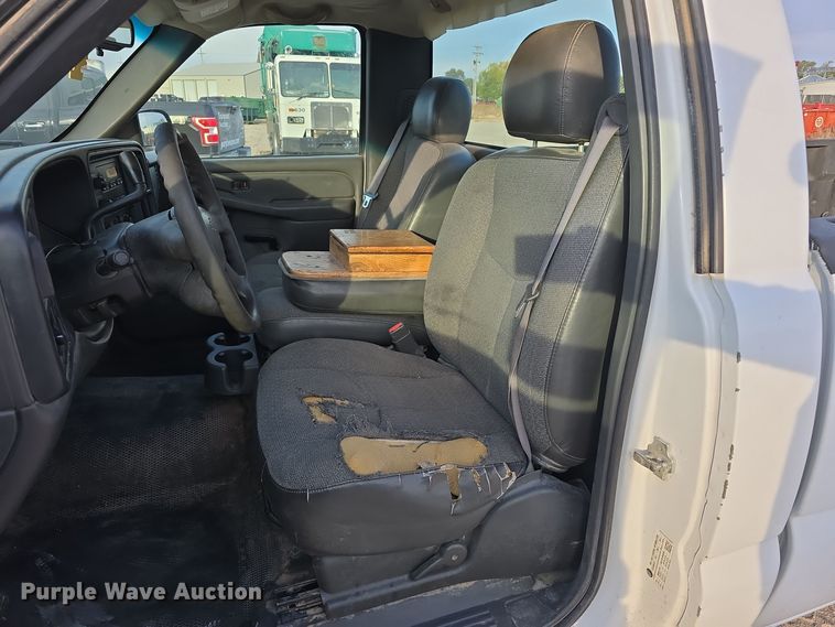 image for item DW3847 2007 Chevrolet Silverado 1500 pickup truck