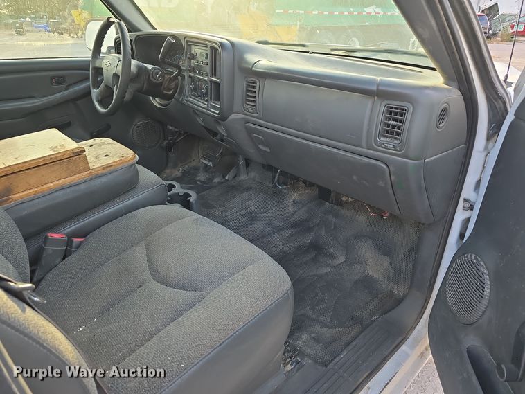 image for item DW3847 2007 Chevrolet Silverado 1500 pickup truck