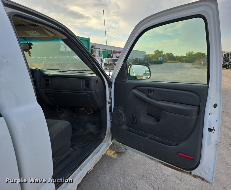 image for item DW3847 2007 Chevrolet Silverado 1500 pickup truck