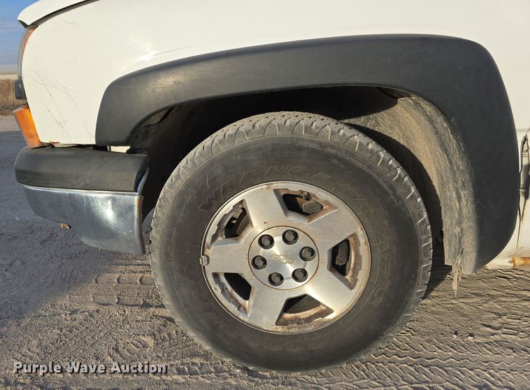 image for item DW3847 2007 Chevrolet Silverado 1500 pickup truck