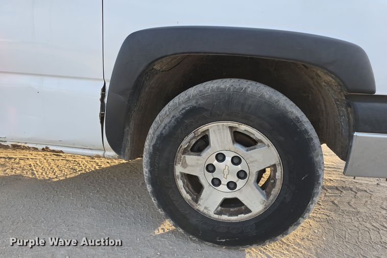 image for item DW3847 2007 Chevrolet Silverado 1500 pickup truck