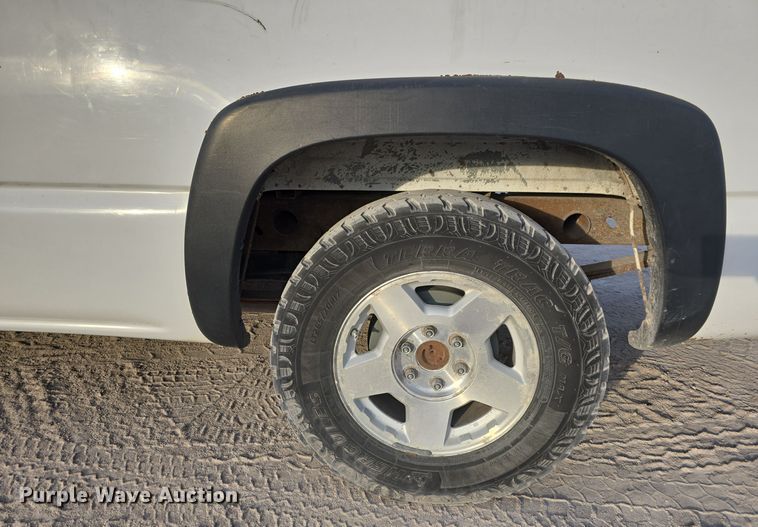 image for item DW3847 2007 Chevrolet Silverado 1500 pickup truck