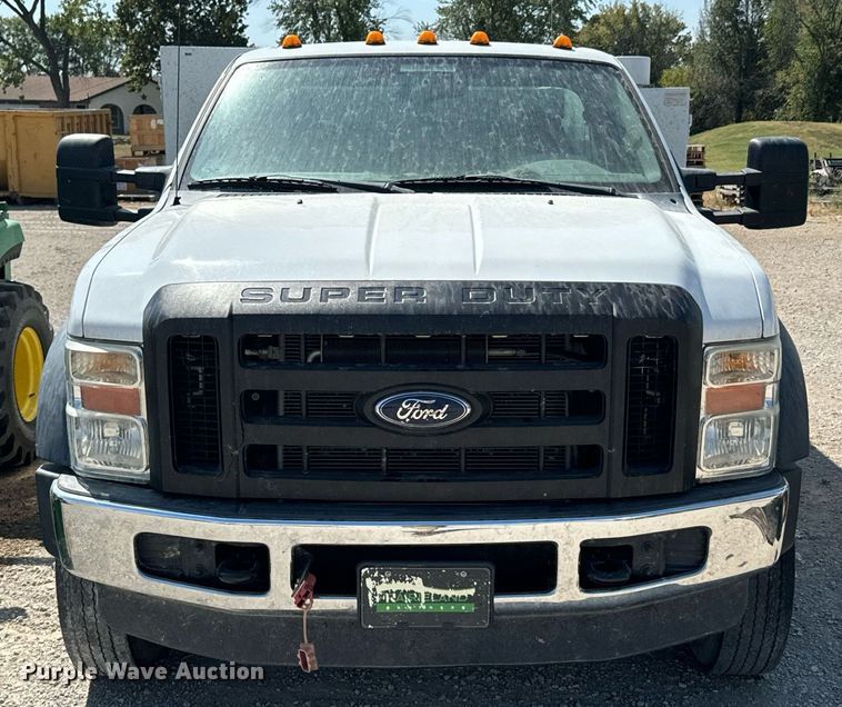 image for item DX1323 2010 Ford F550 utility / service truck