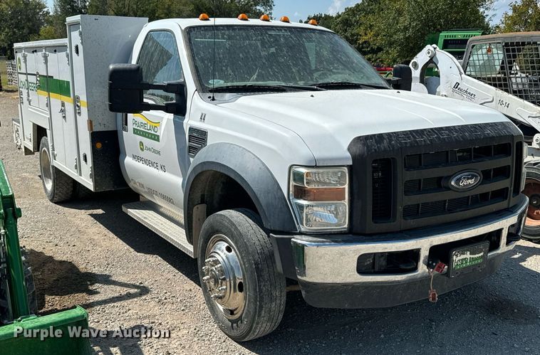 image for item DX1323 2010 Ford F550 utility / service truck