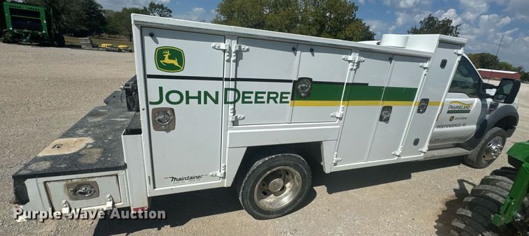 image for item DX1323 2010 Ford F550 utility / service truck