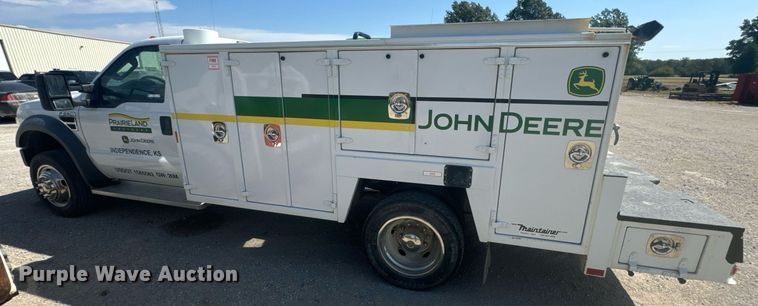 image for item DX1323 2010 Ford F550 utility / service truck