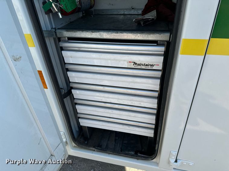 image for item DX1323 2010 Ford F550 utility / service truck