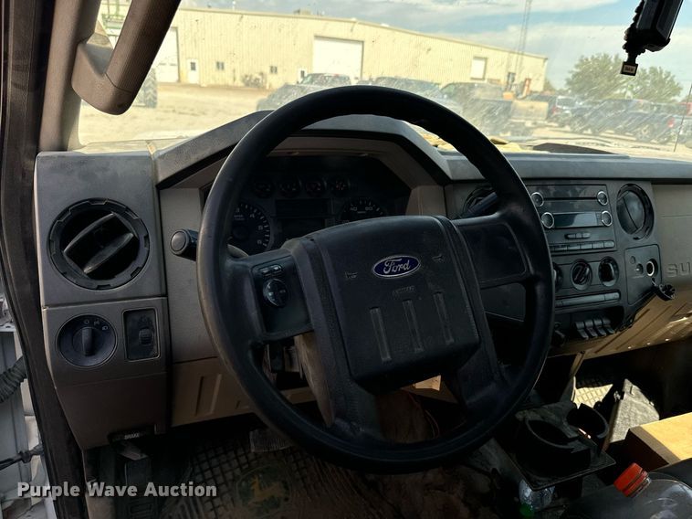 image for item DX1323 2010 Ford F550 utility / service truck