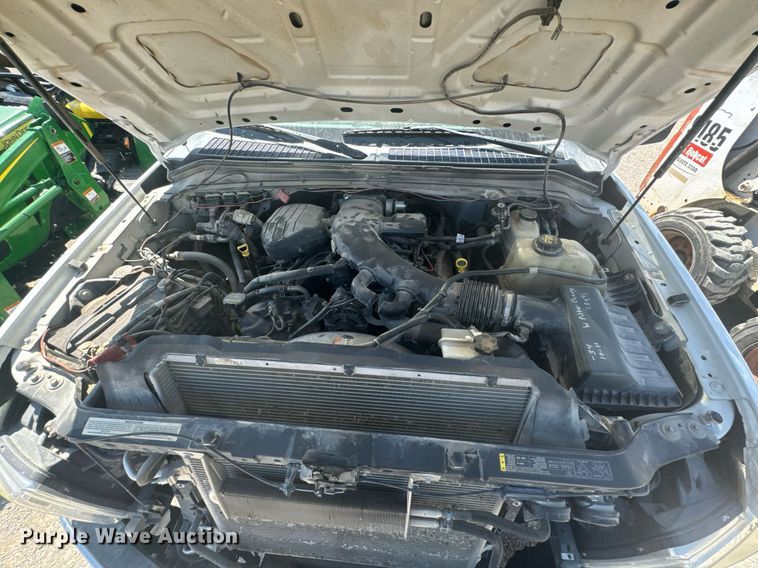 image for item DX1323 2010 Ford F550 utility / service truck