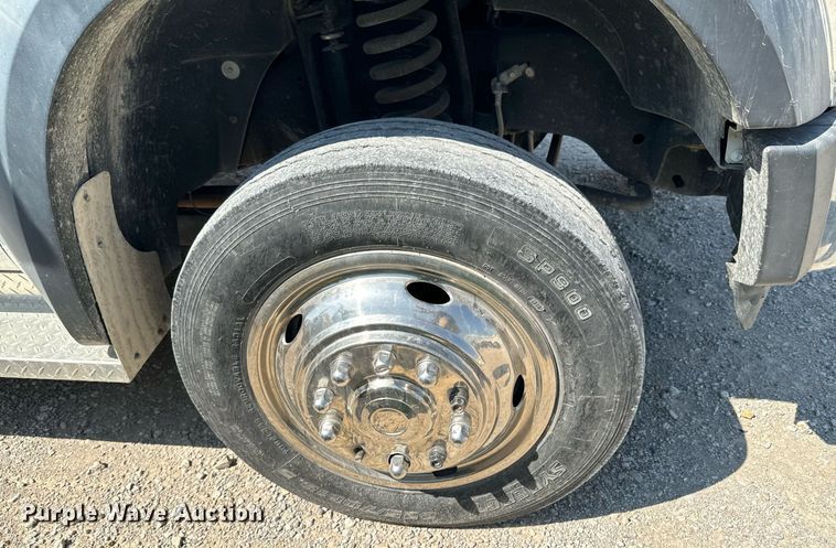 image for item DX1323 2010 Ford F550 utility / service truck