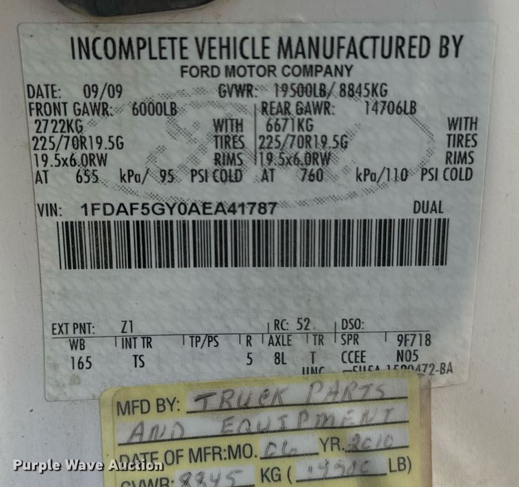 image for item DX1323 2010 Ford F550 utility / service truck