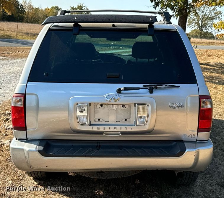 image for item DX1449 2003 Infiniti QX4 SUV