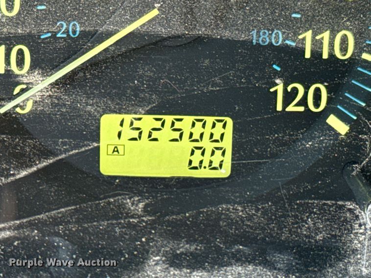 image for item DX1449 2003 Infiniti QX4 SUV