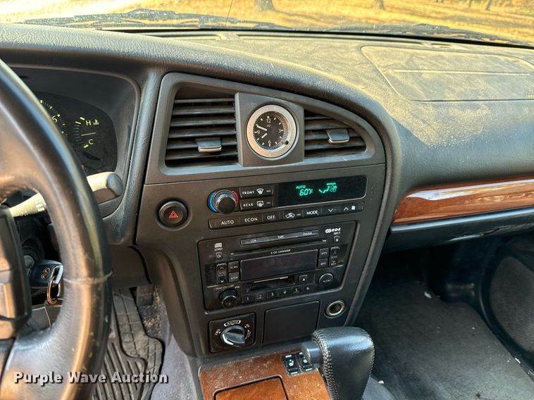 image for item DX1449 2003 Infiniti QX4 SUV