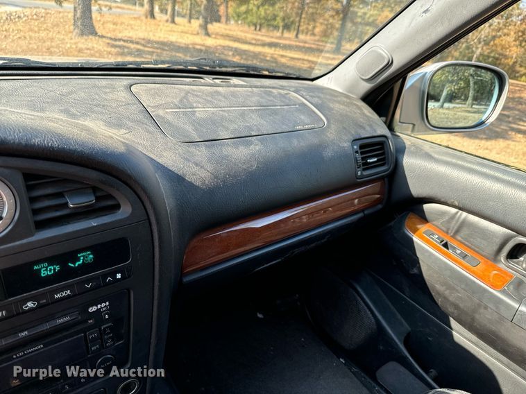 image for item DX1449 2003 Infiniti QX4 SUV