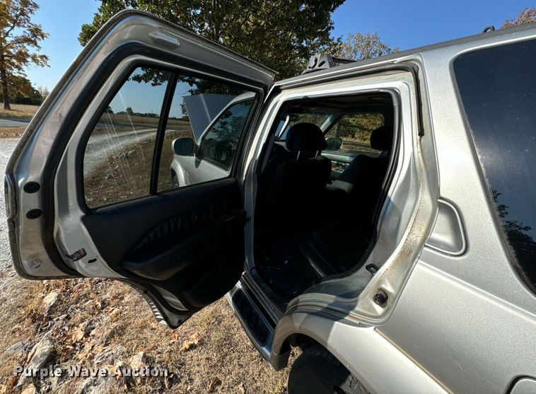 image for item DX1449 2003 Infiniti QX4 SUV