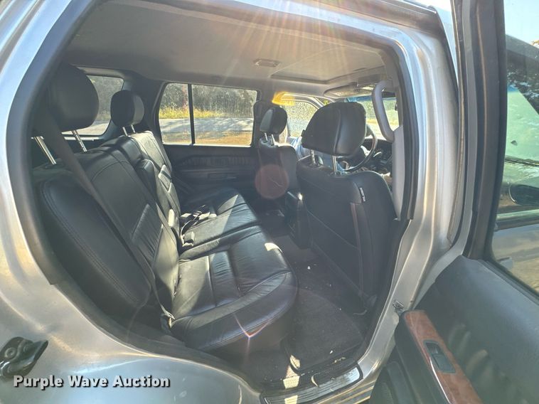 image for item DX1449 2003 Infiniti QX4 SUV