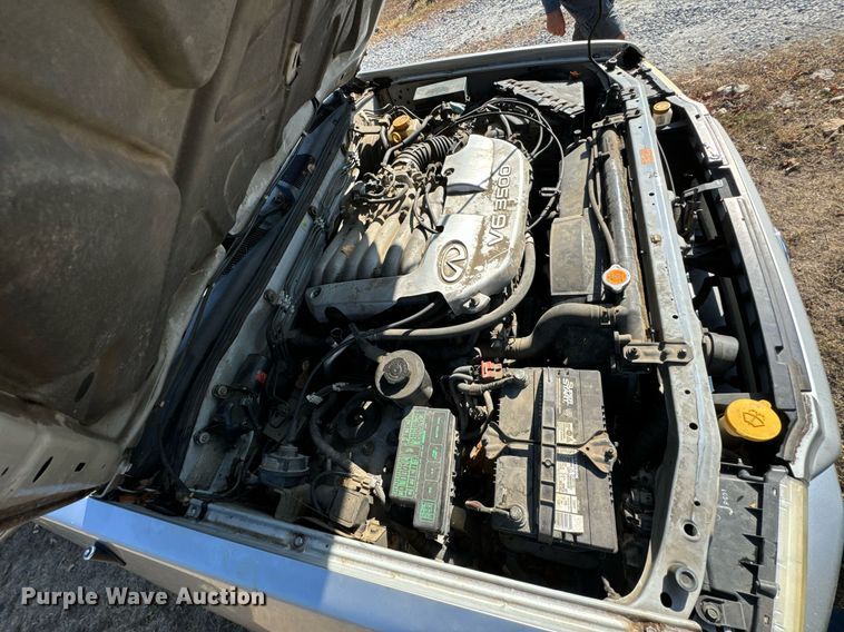 image for item DX1449 2003 Infiniti QX4 SUV