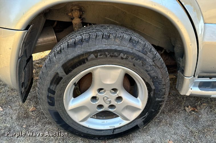 image for item DX1449 2003 Infiniti QX4 SUV