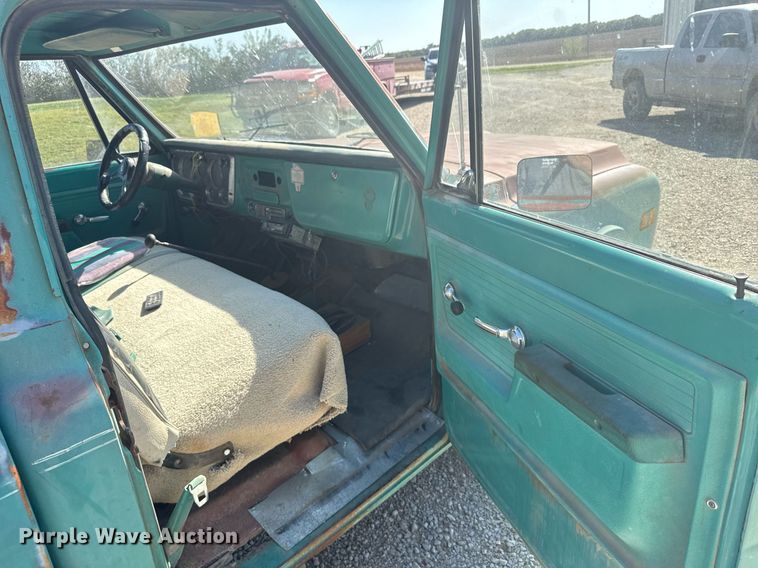 image for item DX3661 1972 Chevrolet C10 pickup truck