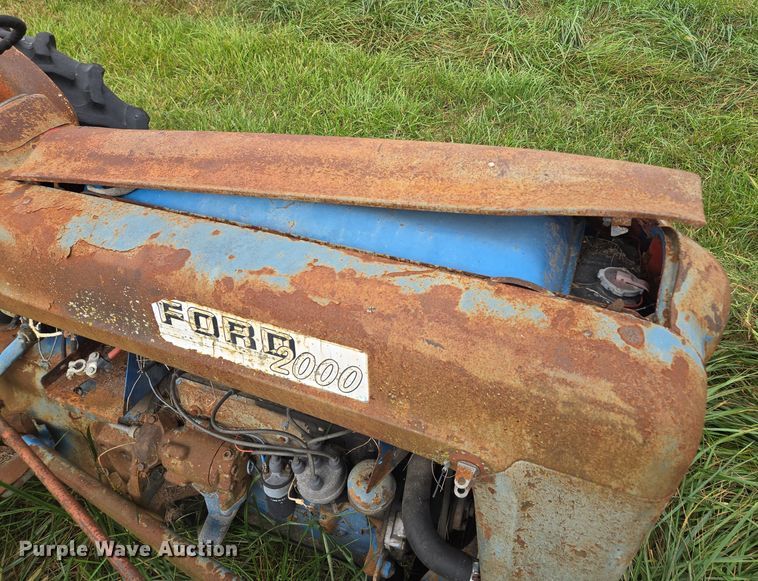 image for item EE8550 Ford  2000 tractor