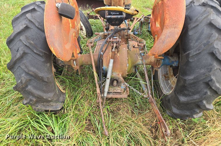 image for item EE8550 Ford  2000 tractor