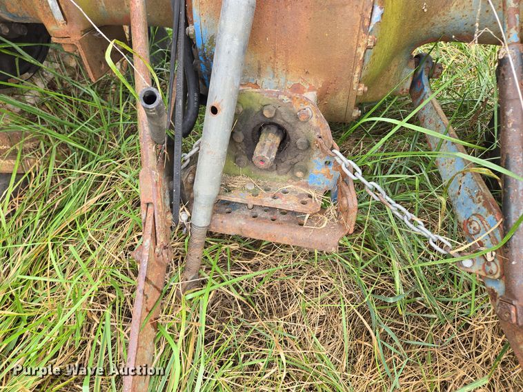 image for item EE8550 Ford  2000 tractor