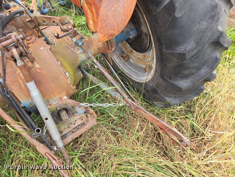 image for item EE8550 Ford  2000 tractor