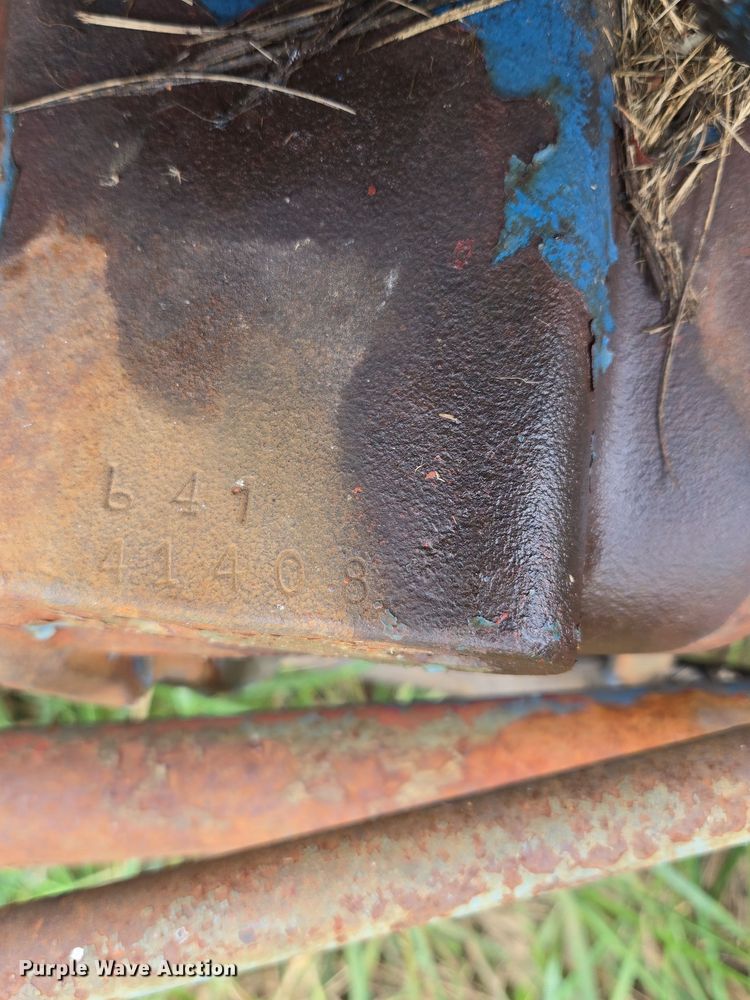 image for item EE8550 Ford  2000 tractor