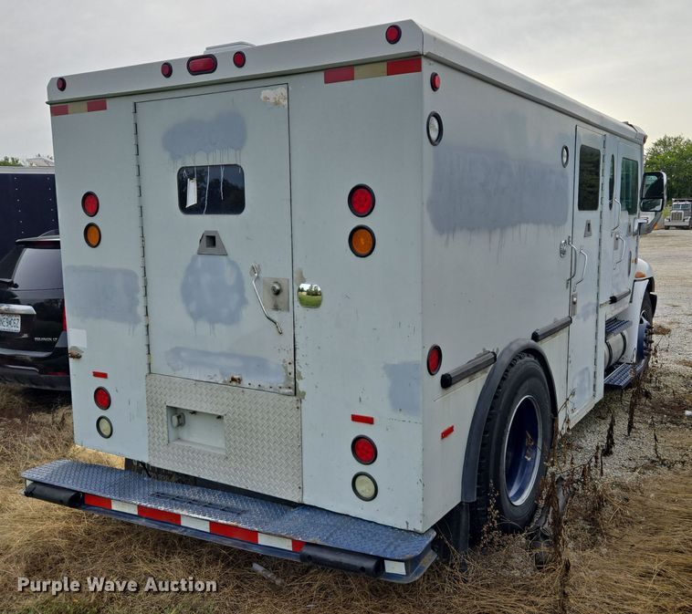 image for item EE8552 2005 International  4300  armored truck 