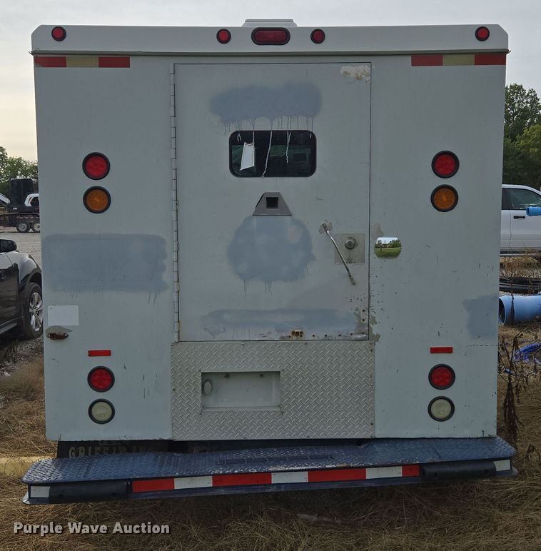 image for item EE8552 2005 International  4300  armored truck 