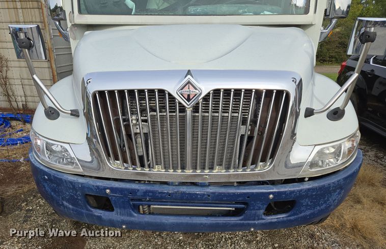 image for item EE8552 2005 International  4300  armored truck 