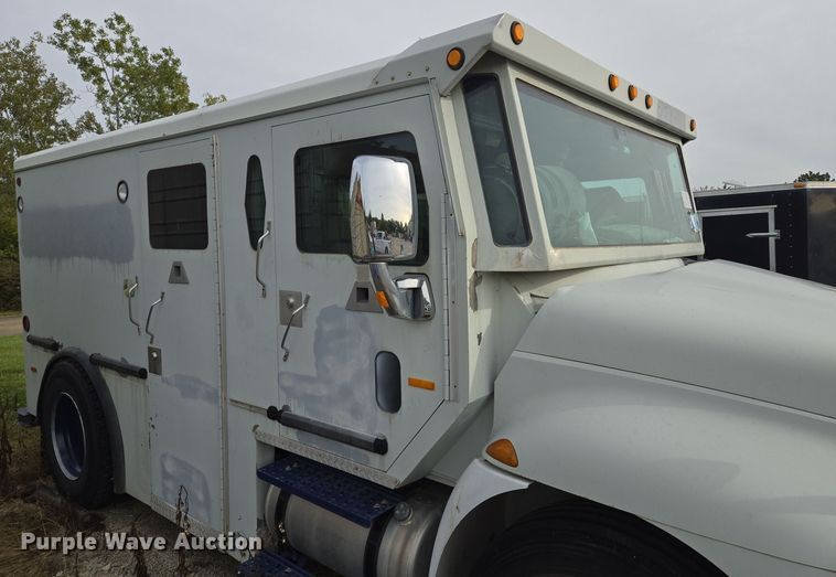 image for item EE8552 2005 International  4300  armored truck 
