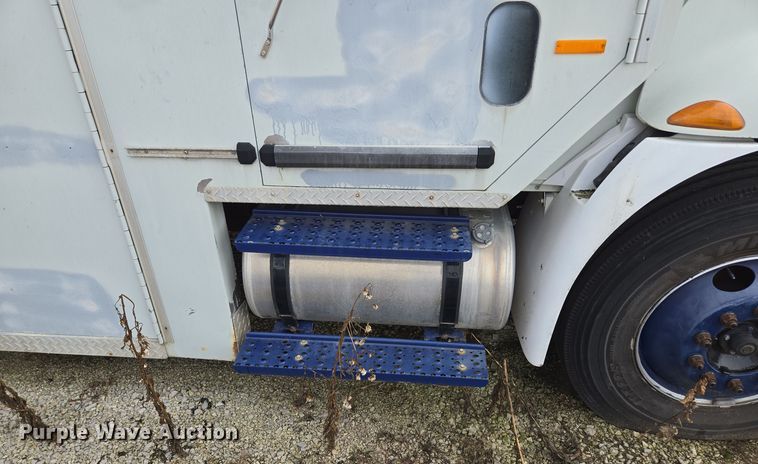 image for item EE8552 2005 International  4300  armored truck 